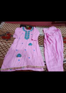 Offer Sell UnusedEmbroidered Kurta Set