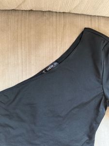 One Off- Shoulder Crop Top