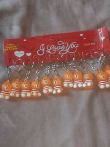 Excellent Unused Pack Of 12 Keychains