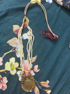 Vintage-Style Pearl Necklace