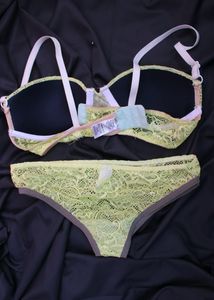 Bra &amp; Panty Set 👙