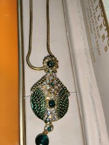 Elegant Green &amp; Gold Necklace