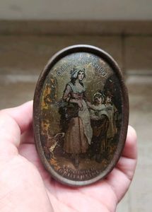 C1930s Vintage Yardley's Old English Lavender Tin