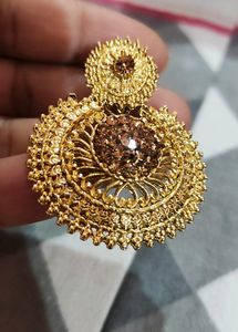 Beautiful Golden Earrings Piece 😍