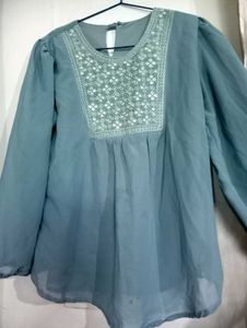 Women's Top