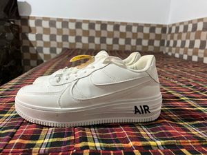 NIKE Airforce 1 Second copy shoes available for HER ( Girls ) New with tag &amp; original Nike box with premium packaging Brand - RD Shoes ( Nike airforce 1 second copy ) Size - UK 6 ( 40 size )