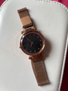 Elegant Rose Gold Mesh Watch