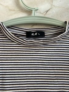 H&M Black and white Crop strip top