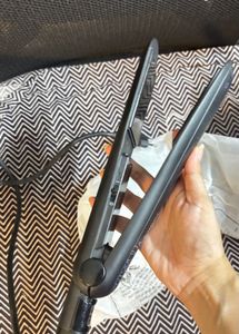 Phillips hair straightner