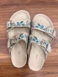 Zudio Floral Sandals - Size 6