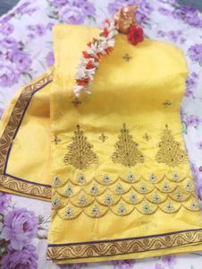 Elegant Embroidered Saree🌹❤