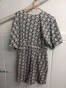 Kibo Brand Chic Geometric Print Romper