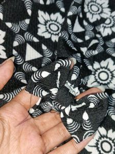 Classy Black Crop Top 🖤 New Unused