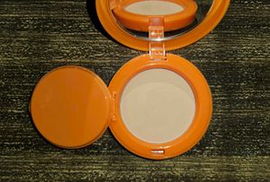 The Derma Co Hyaluronic Sunscreen Compact 🧡💫