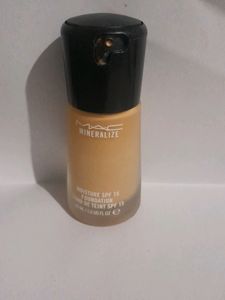 Mac Mineralize SPF 15 Foundation