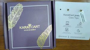 NEW Karatcart Golden Studs