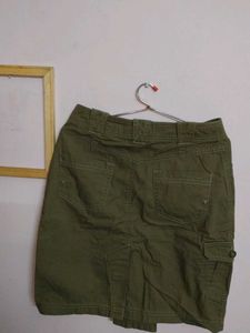 VINTAGE SKIRT WITH SLIT ON THE BACK