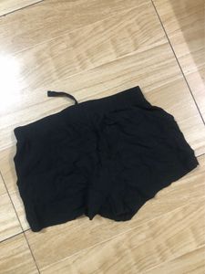 Black colour shorts for girls waist, 28