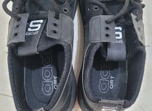 Trending New Black Sports Shoes Juta For Men