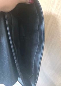 Savana Classic Black Shoulder Bag
