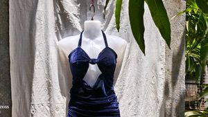 13.4 SEXY VELVET RUCHED BODYCON