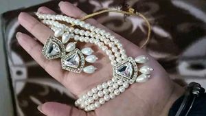 Elegant Pearl Necklace &amp; Earrings Set