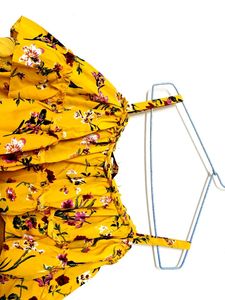 Hey Yeah.! I AM Selling A Dress Over Here.
