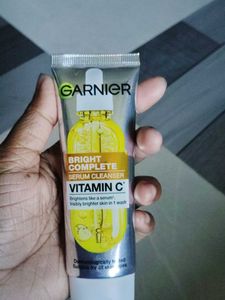 Garnier Vitamin C Serum Facewash