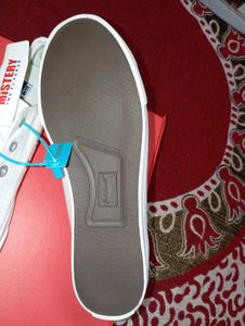 mistery White low top unisex Sneakers