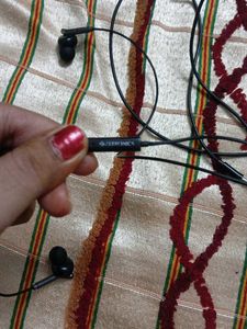 Black Wired Earbuds
