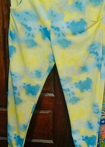 Beautiful Yellow And Blue Combination Leggings
