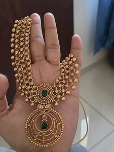 ELEGANT ANTIQUE NECKPIECE WITH EARRING