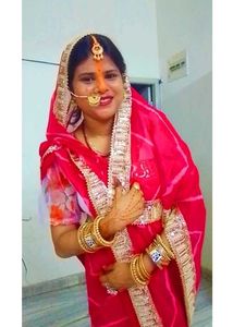 Saree With Unstitched Blouse Piece