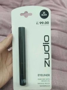 Zudio Z black eyeliner