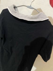 DNKY Black Tshirt With Stylish Collar