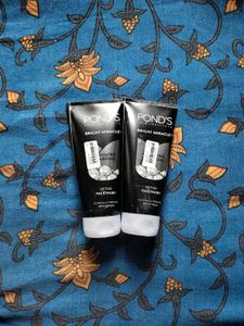 All New Pond's Detox Face Wash