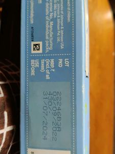 Johnson&#39;s Baby Care Collection Gift Pack 7 Items With Yellow Organic T-shirt