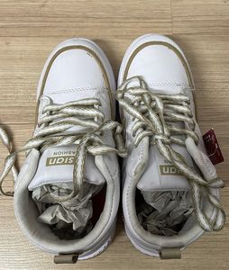 Asian Casual White Sneakers🌸
