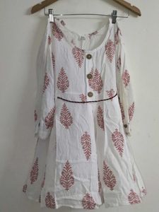 Floral Print Short Kurti With ties Knot