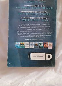 Shatter Me Book. Good Condition