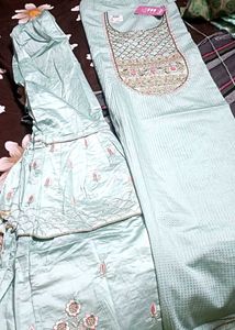 Grara Suit