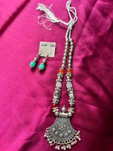 Elegant Silver Oxide Necklace