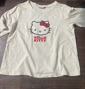 Hello Kitty Sanrio Tee🎀🩶