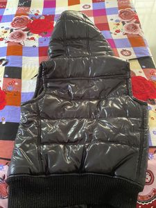 Terranova Stylish Sleeveless Black Jacket With Hoo