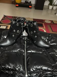 The Trendsetter Black Pointed Toe Boots 🌸