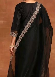 Elegant Black Embroidered Kurti Set
