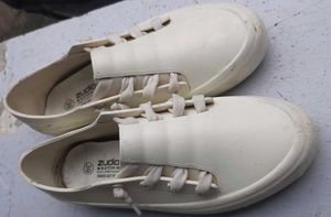 Zudio White Casual Shoes
