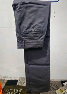 Levi&#39;s Tapered Chinos - Size 32