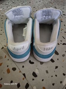 Nike SB April Dunk Low Pro