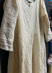 Elegant White Chickenkari Embroidered Kurta